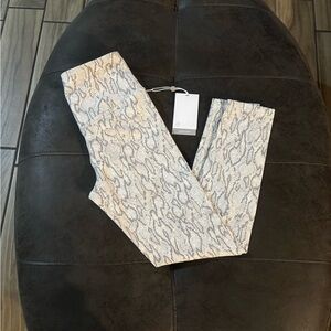 Zella Gray and White Studio Luxe Leggings